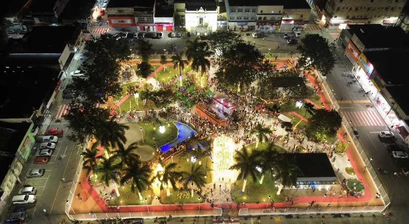 Decoração Natalina em Guanambi (R$ 400 mil) e Mata de São João (R$ 955 mil) Gera Polêmica em razão dos valores