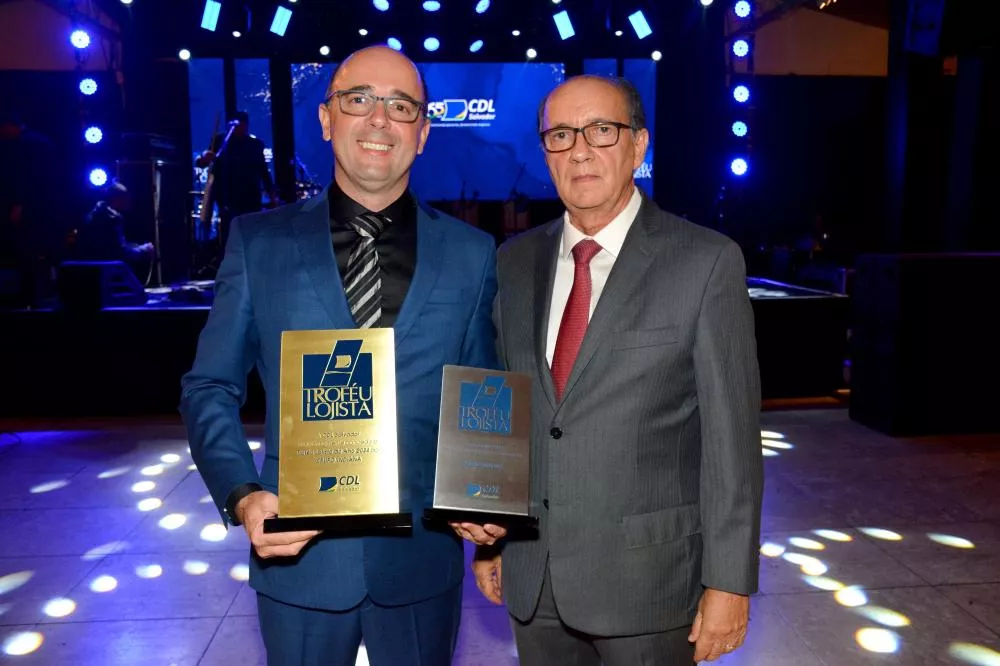 Grupo Indiana conquista troféu Lojista do Ano 2024 em noite marcante da CDL Salvador