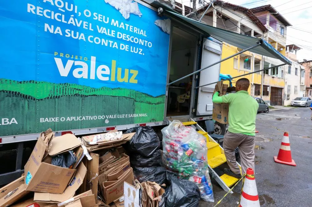 Camaçari e mais sete cidades recebem ação do projeto Vale Luz nesta semana