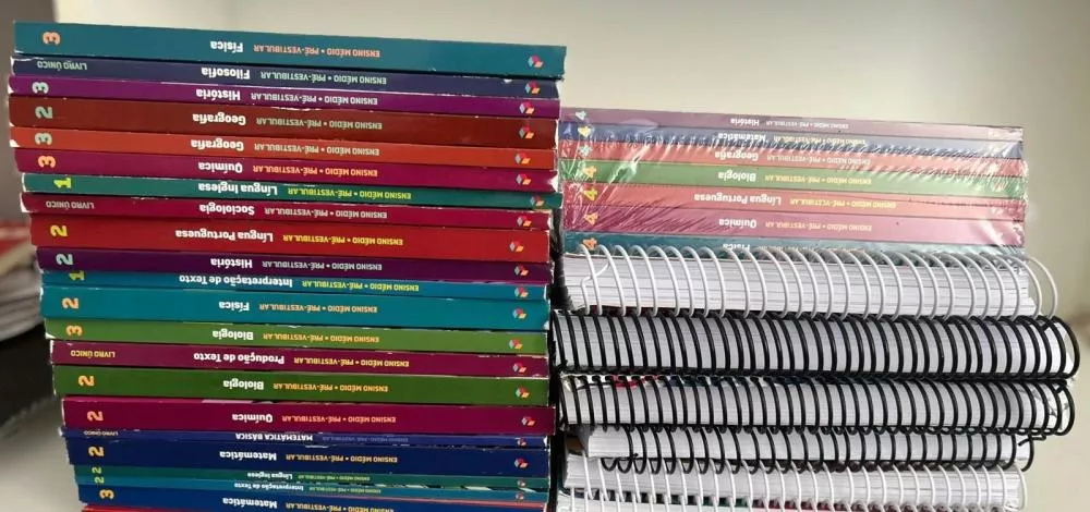 Sindicato denuncia pressão sobre professores em venda de livros em escolas particulares: 'Esquema prejudica educadores e famílias