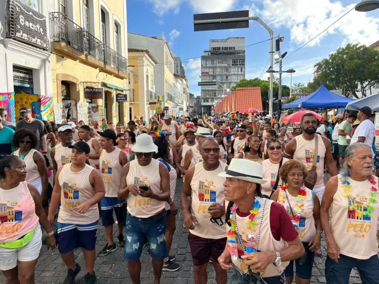 Bloco dos Veteranos da PM celebra melhor idade nas ruas do Pelourinho
