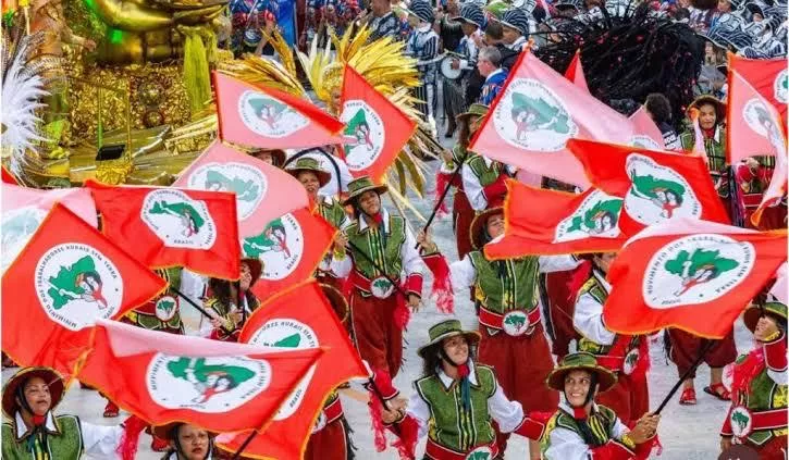 Polêmica em Cariacica: Prefeito corta Recursos da Escola de Samba Após Homenagem a Sebastião Salgado e Referência ao MST