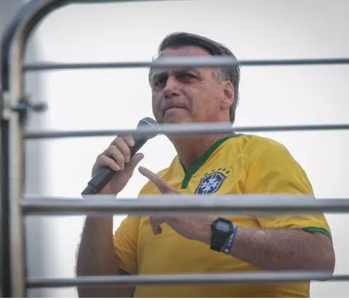 Bolsonaro Promove Ato pela Anistia, mas Mobilização Decepciona e Expõe Fragilidade Política