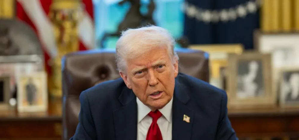 Guerra Comercial Acalorada: Trump Ameaça China com Tarifas de 50% em Retaliação