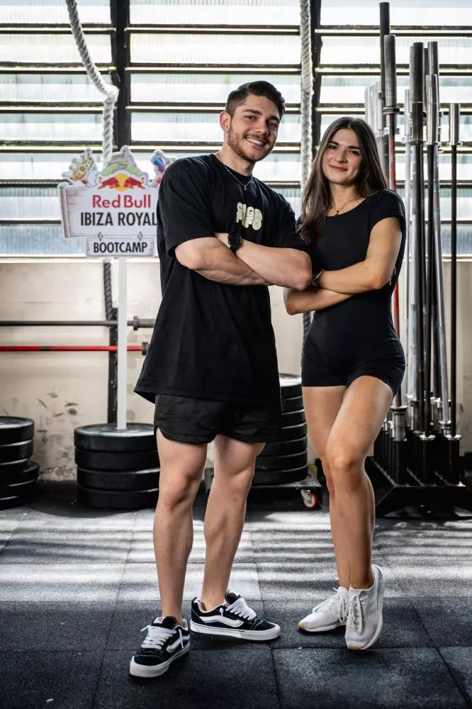 Daniel Aragão e Beatriz Boeke são a dupla brasileira representando a Xiaomi Brasil na Red Bull Ibiza Royale. Créditos: Marcelo Maragni / Red Bull Cont