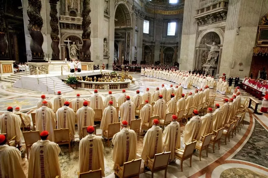 “Da Sede Vacante ao Novo Papa: Entenda o Processo de Sucessão na Igreja Católica”