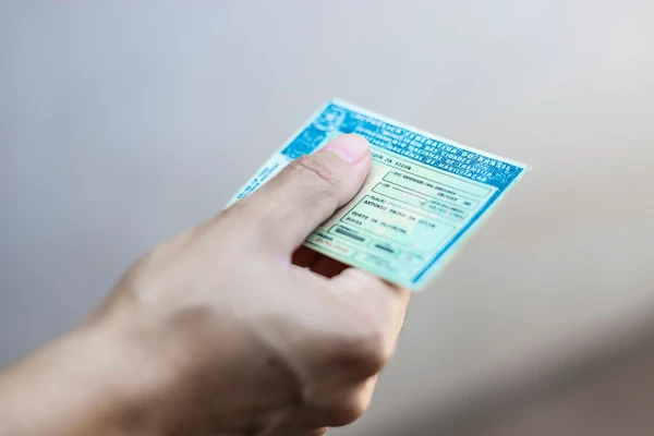 Carteira Nacional de Habilitação (CNH) Foto: Shutterstock