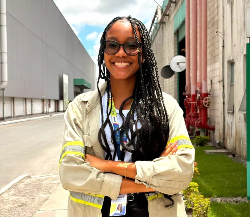 Renata Passos é aprendiz do departamento pessoal da Bracell/ Foto: Acervo Bracell 