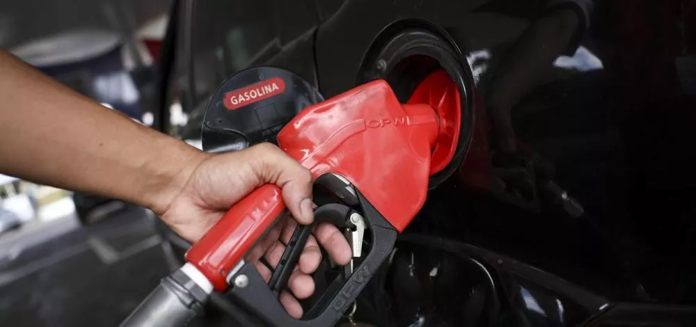 Acelen reduz em 1,9% os preços da gasolina e do diesel vendidos às distribuidoras