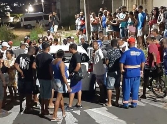 Caso aconteceu na noite deste domingo na avenida Maria Quitéria - Foto: Reprodução | Acorda Cidade